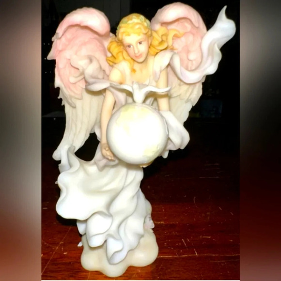 Roman Inc Seraphim Classics "Gabriella Peace on Earth" #84457 2002 Angel
